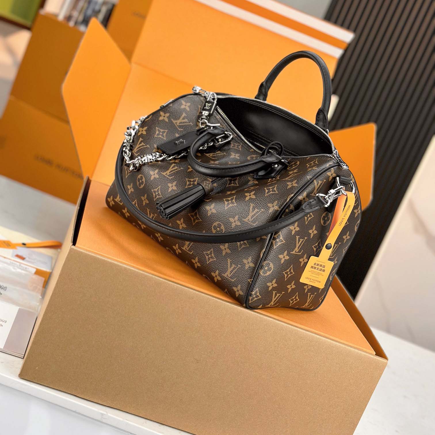 Louis Vuitton Speedy Soft 30 Dark   M12243 - DopestKickz