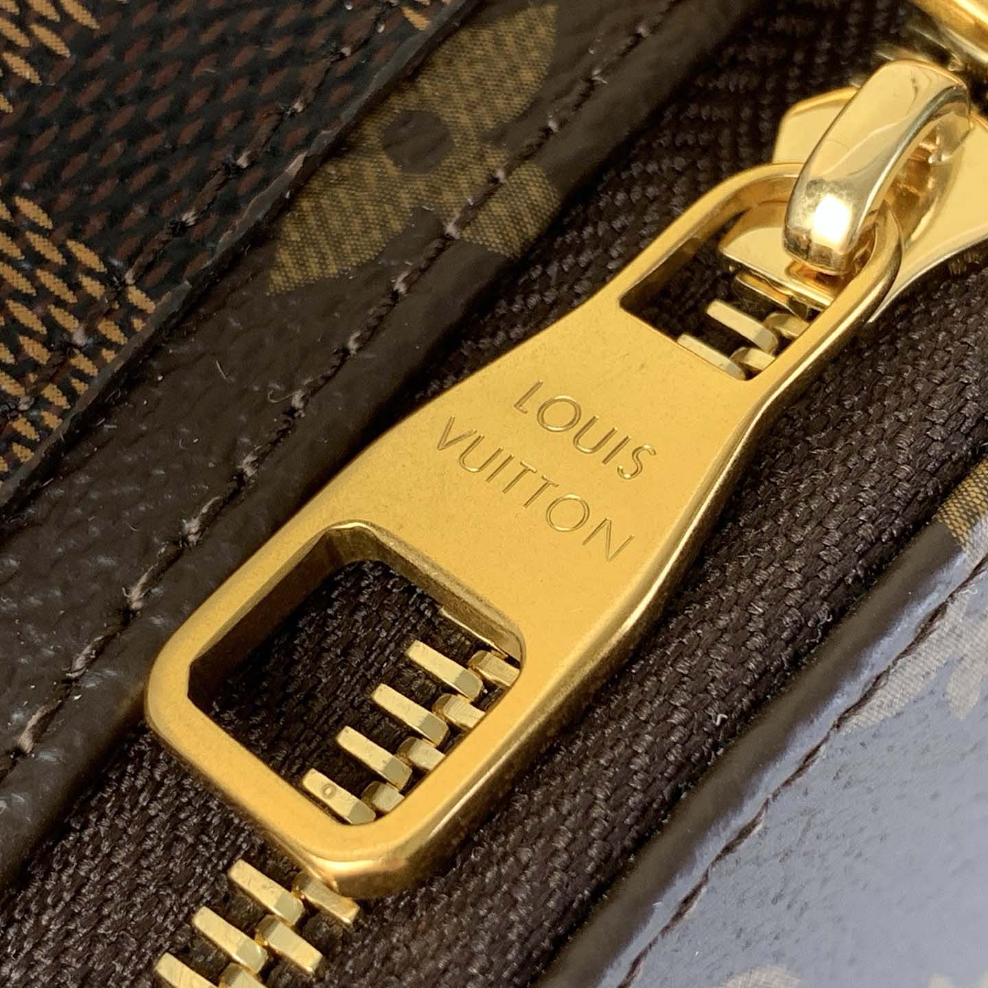 Louis Vuitton Discovery Backpack PM   M26130 - DopestKickz