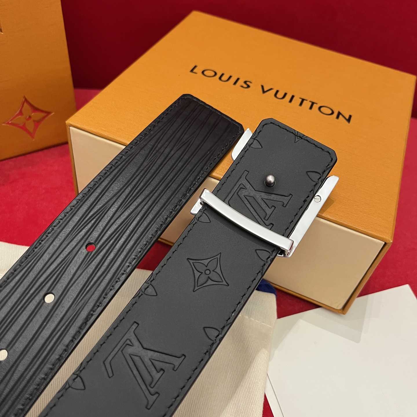 Louis Vuitton Reversible Belt  4cm - DopestKickz