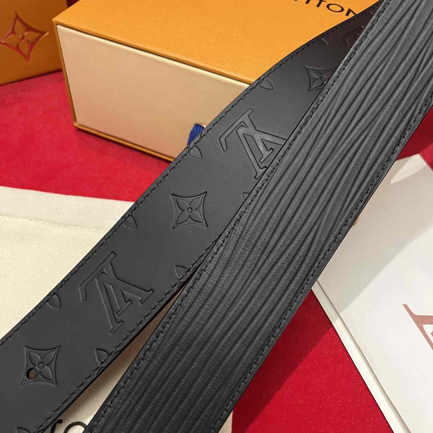 Louis Vuitton Reversible Belt  4cm - DopestKickz