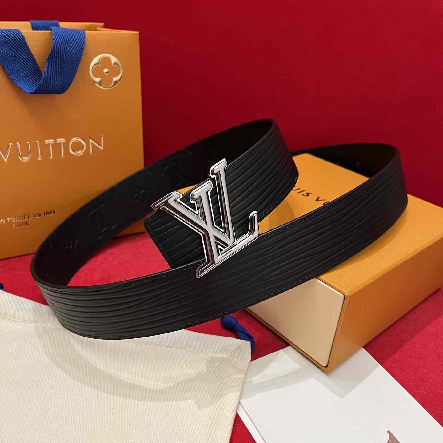 Louis Vuitton Reversible Belt  4cm - DopestKickz
