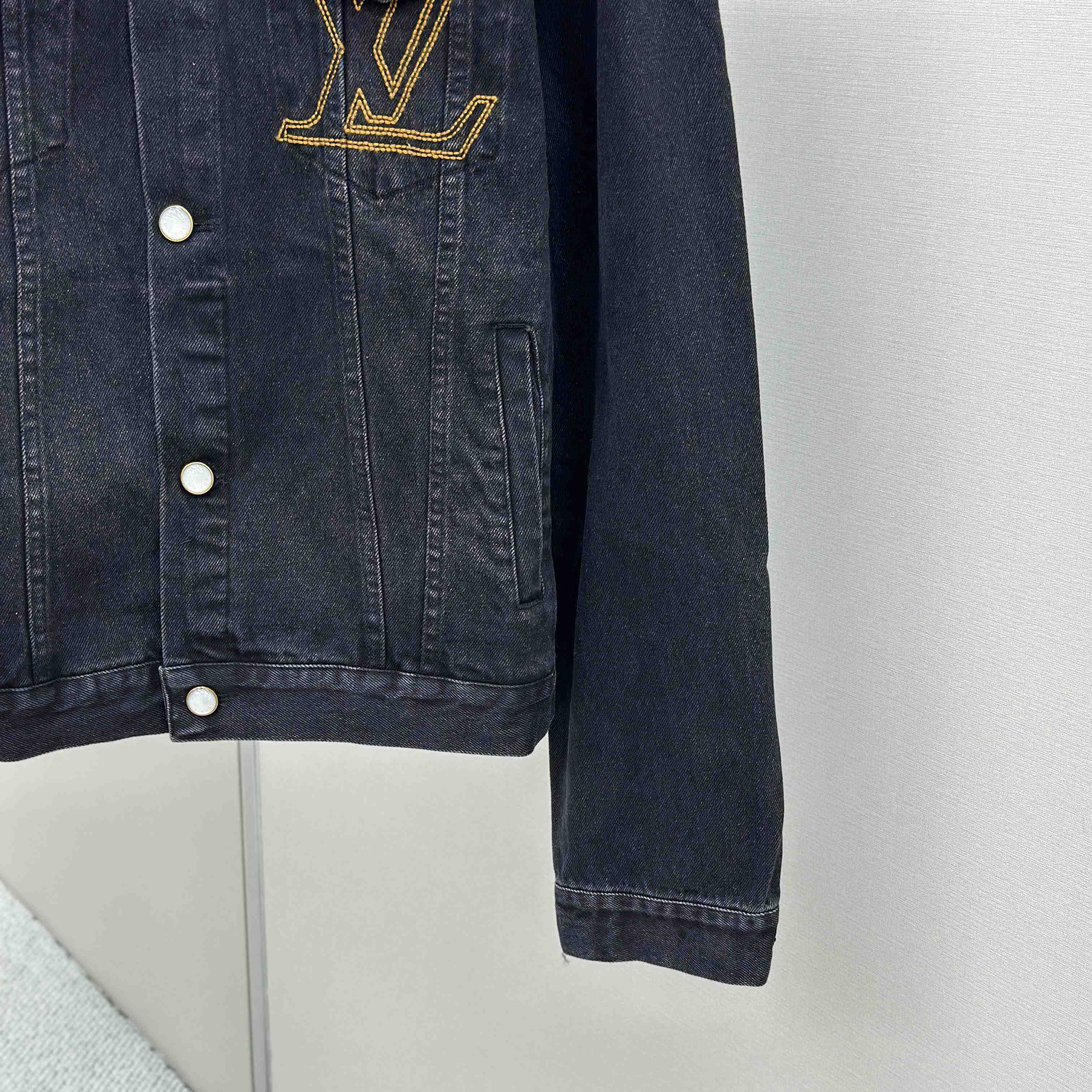 Louis Vuitton LV Denim Trucker Jacket   1AILKE - DopestKickz