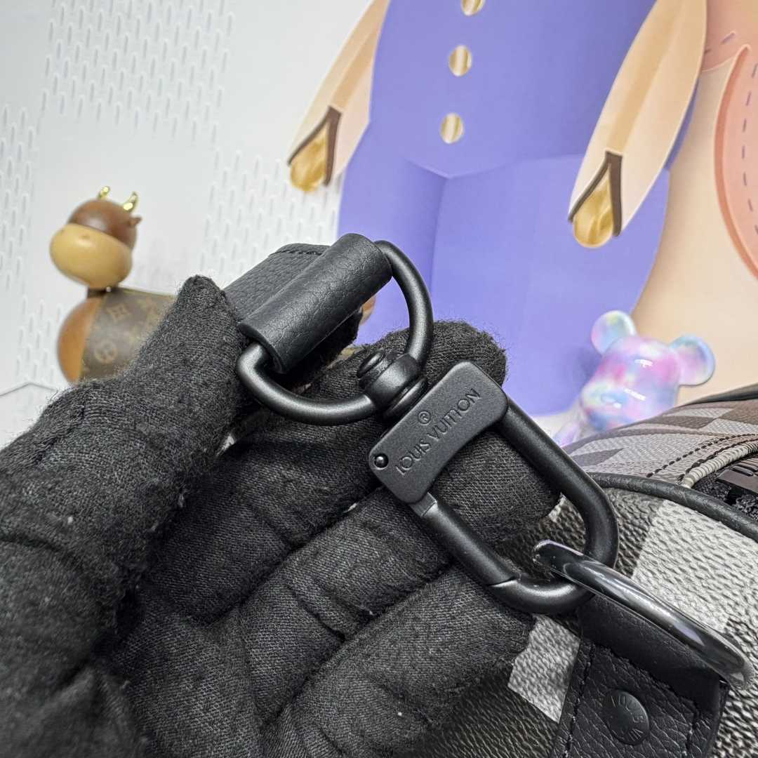 Louis Vuitton Keepall Bandoulière 50   M14957 - DopestKickz