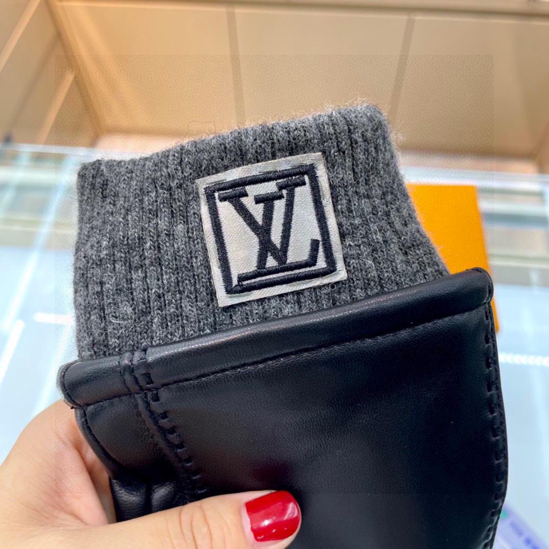 Louis Vuitton Men's Gloves  - DopestKickz