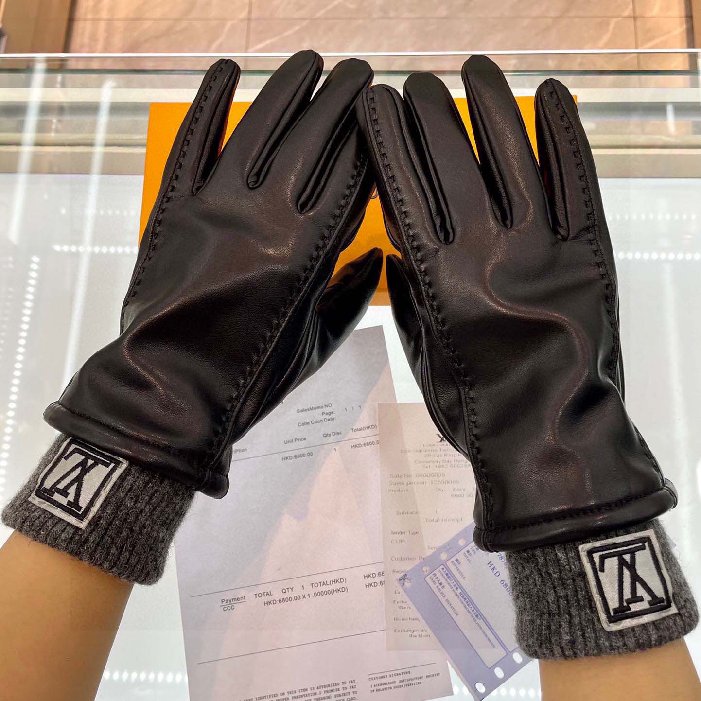 Louis Vuitton Men's Gloves  - DopestKickz