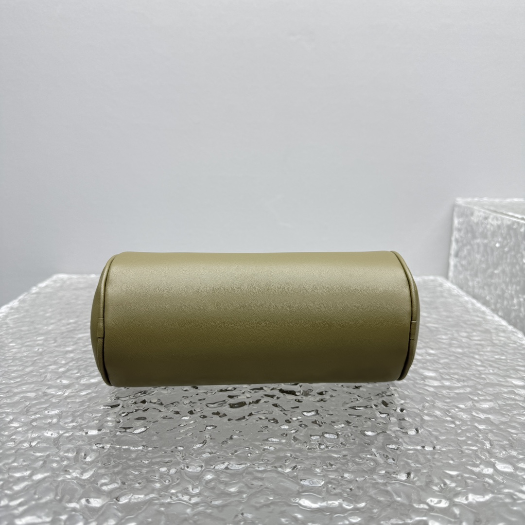 The Row Round 90's Bag In Leather - DopestKickz