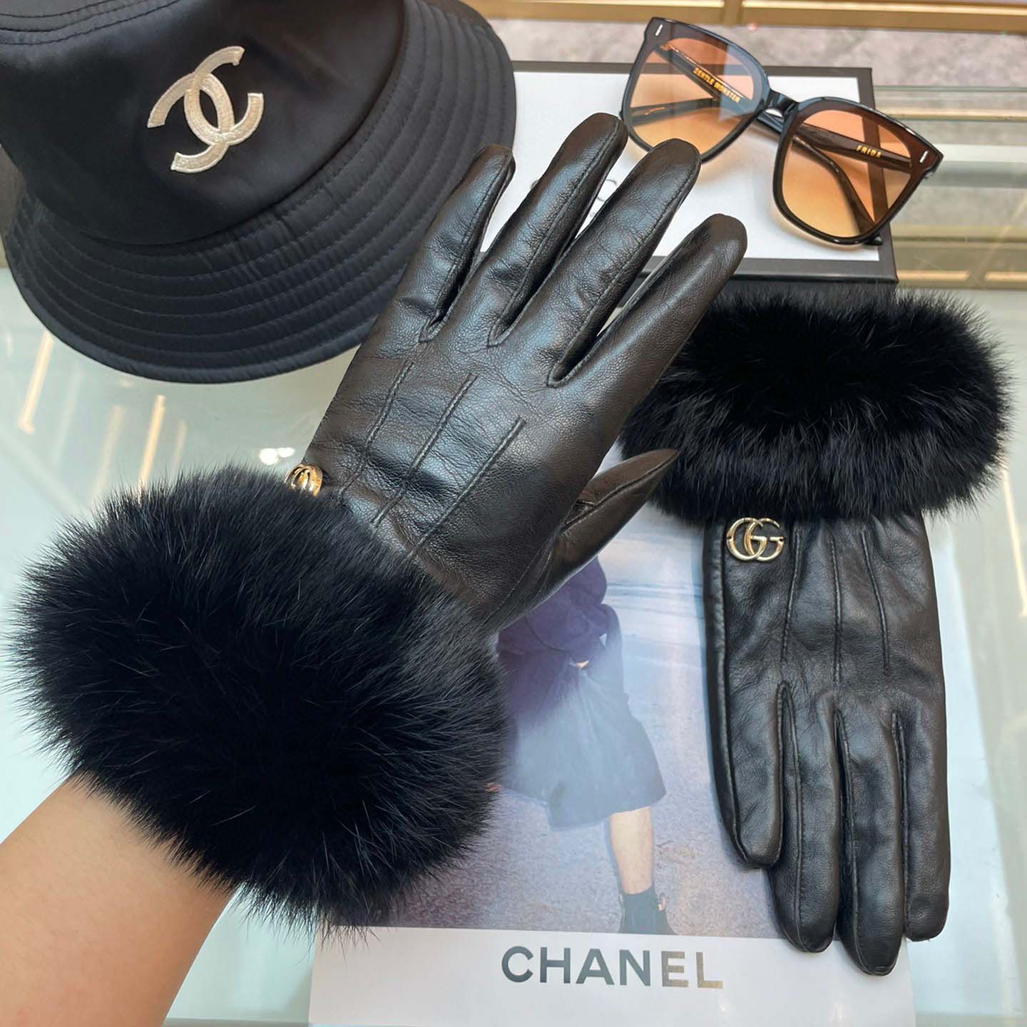 Gucci Women's Gloves - DopestKickz