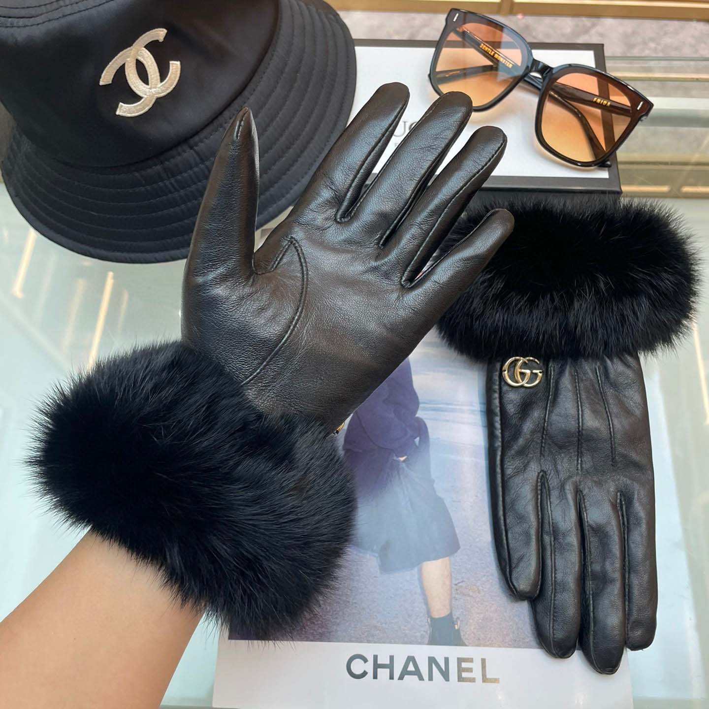 Gucci Women's Gloves - DopestKickz