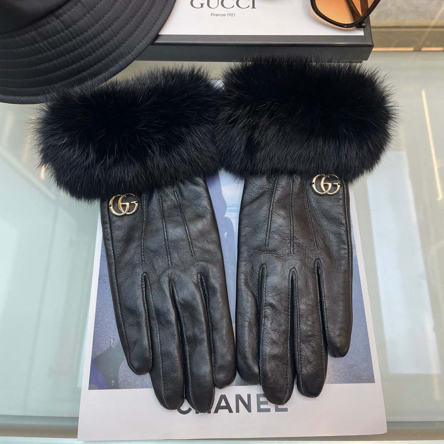 Gucci Women's Gloves - DopestKickz