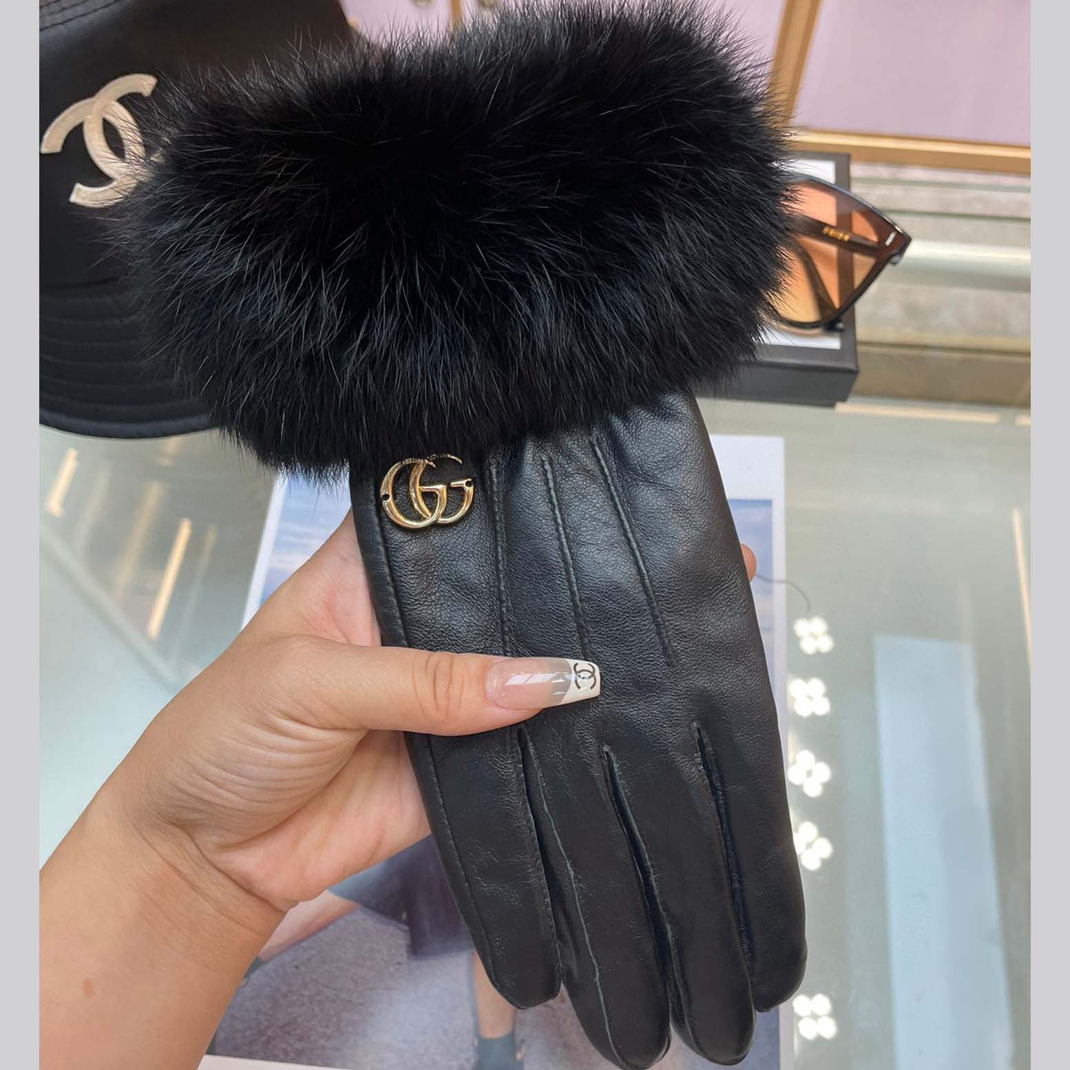 Gucci Women's Gloves - DopestKickz