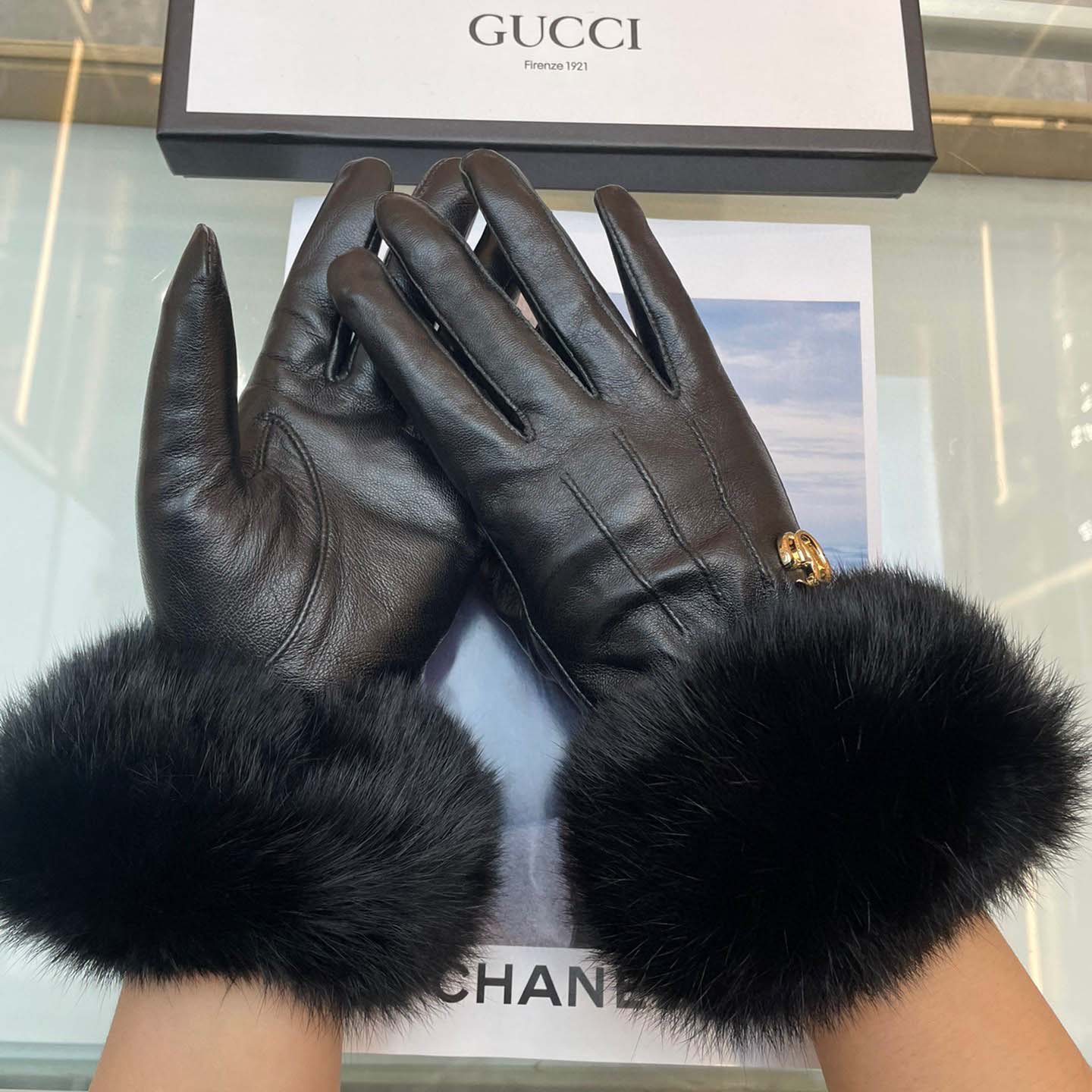 Gucci Women's Gloves - DopestKickz