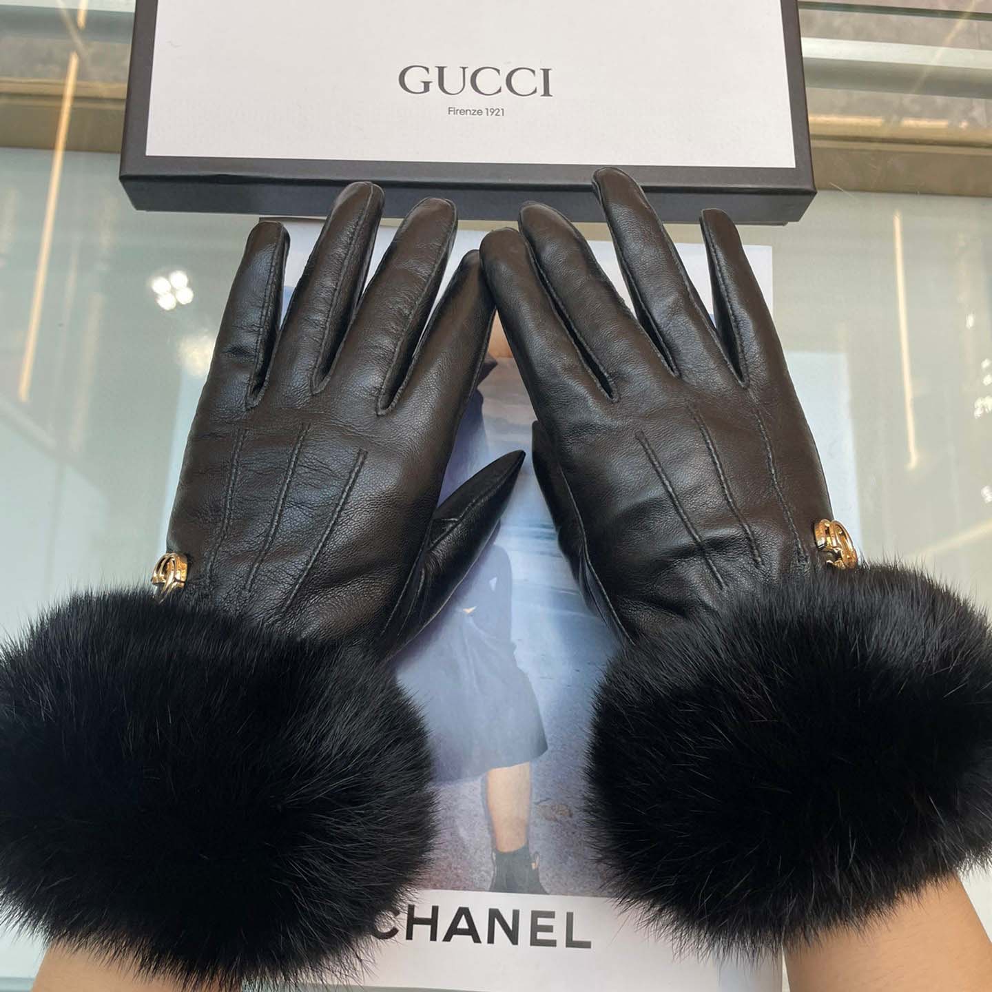 Gucci Women's Gloves - DopestKickz