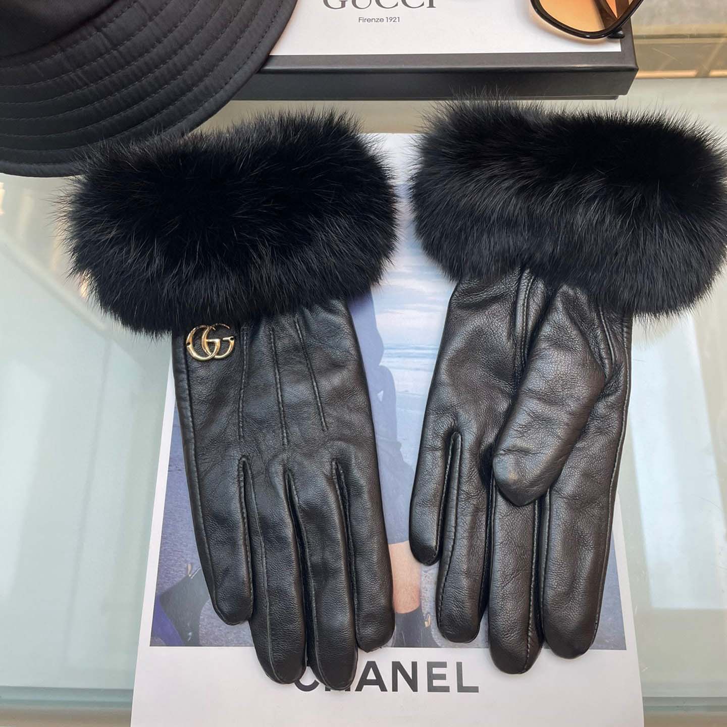 Gucci Women's Gloves - DopestKickz