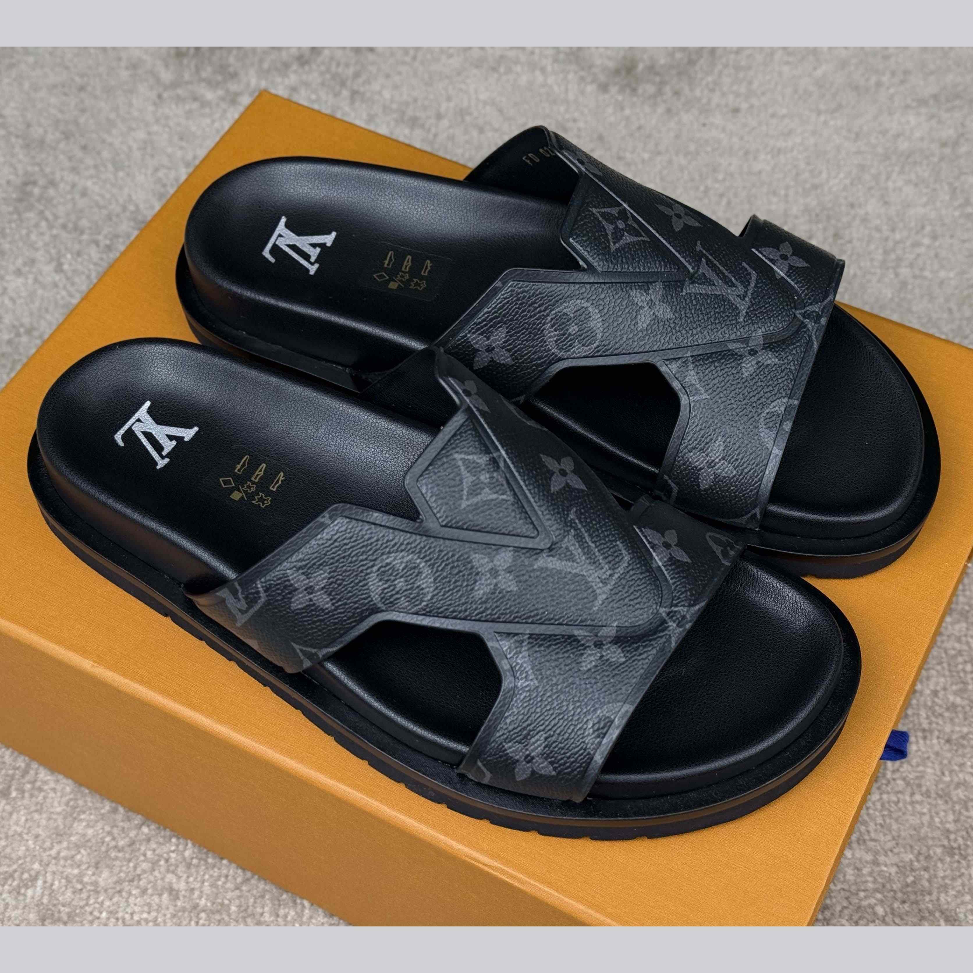 Louis Vuitton LV Oasis Mule    - DopestKickz