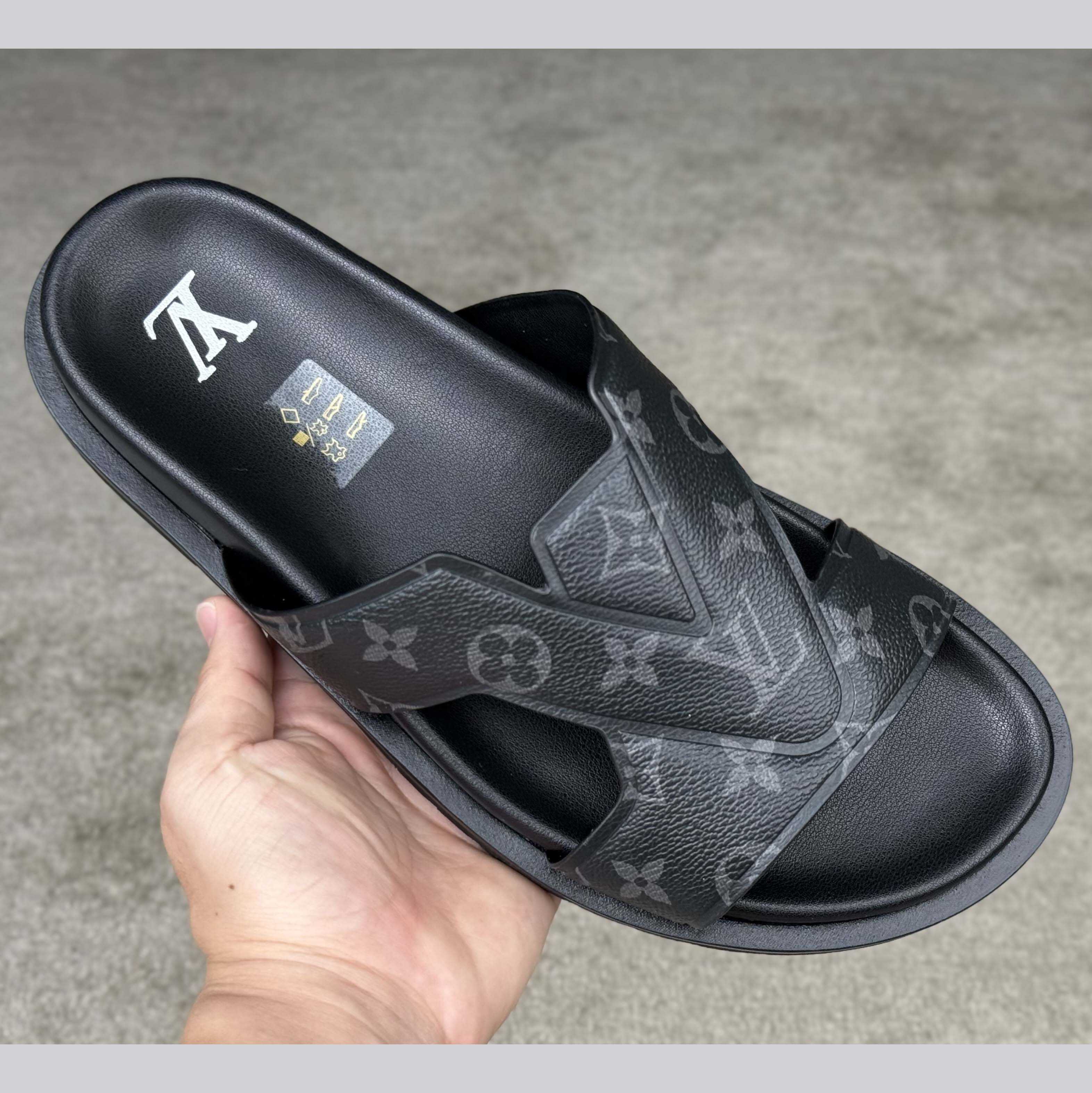 Louis Vuitton LV Oasis Mule    - DopestKickz