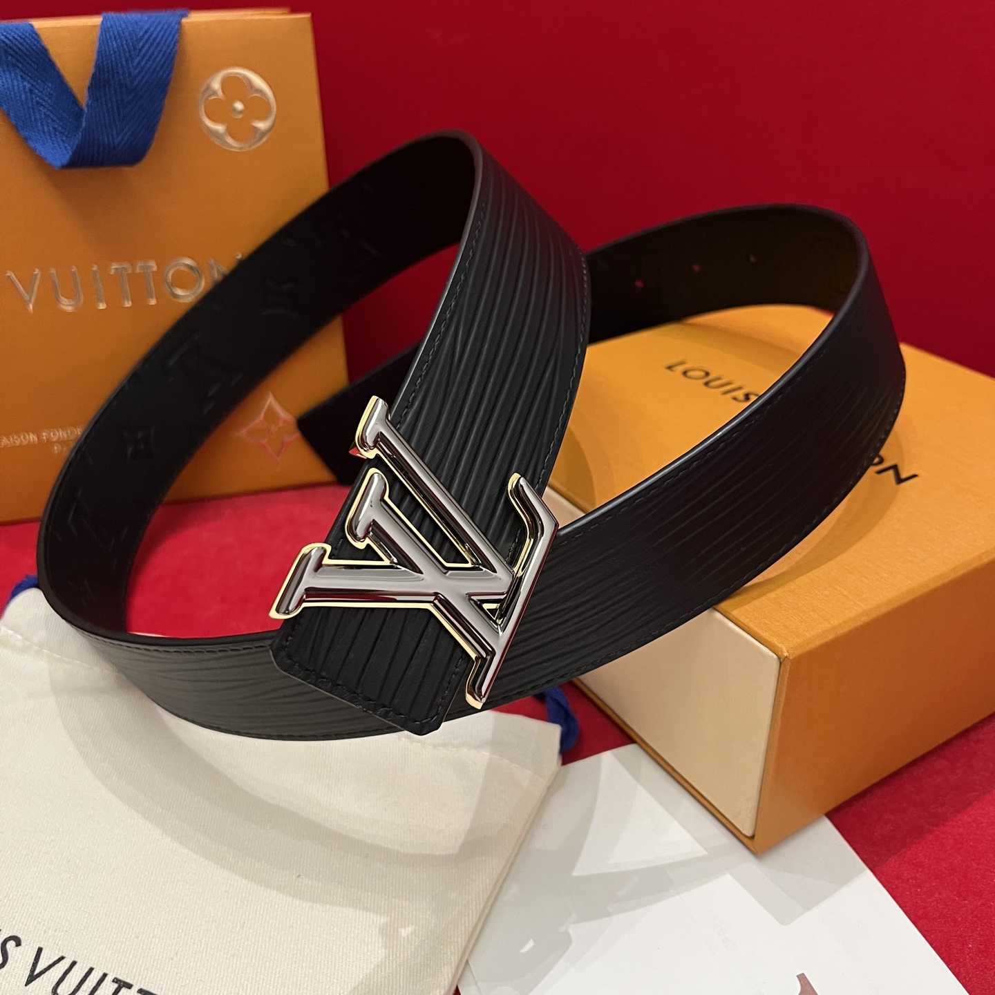 Louis Vuitton Reversible Belt  4cm - DopestKickz