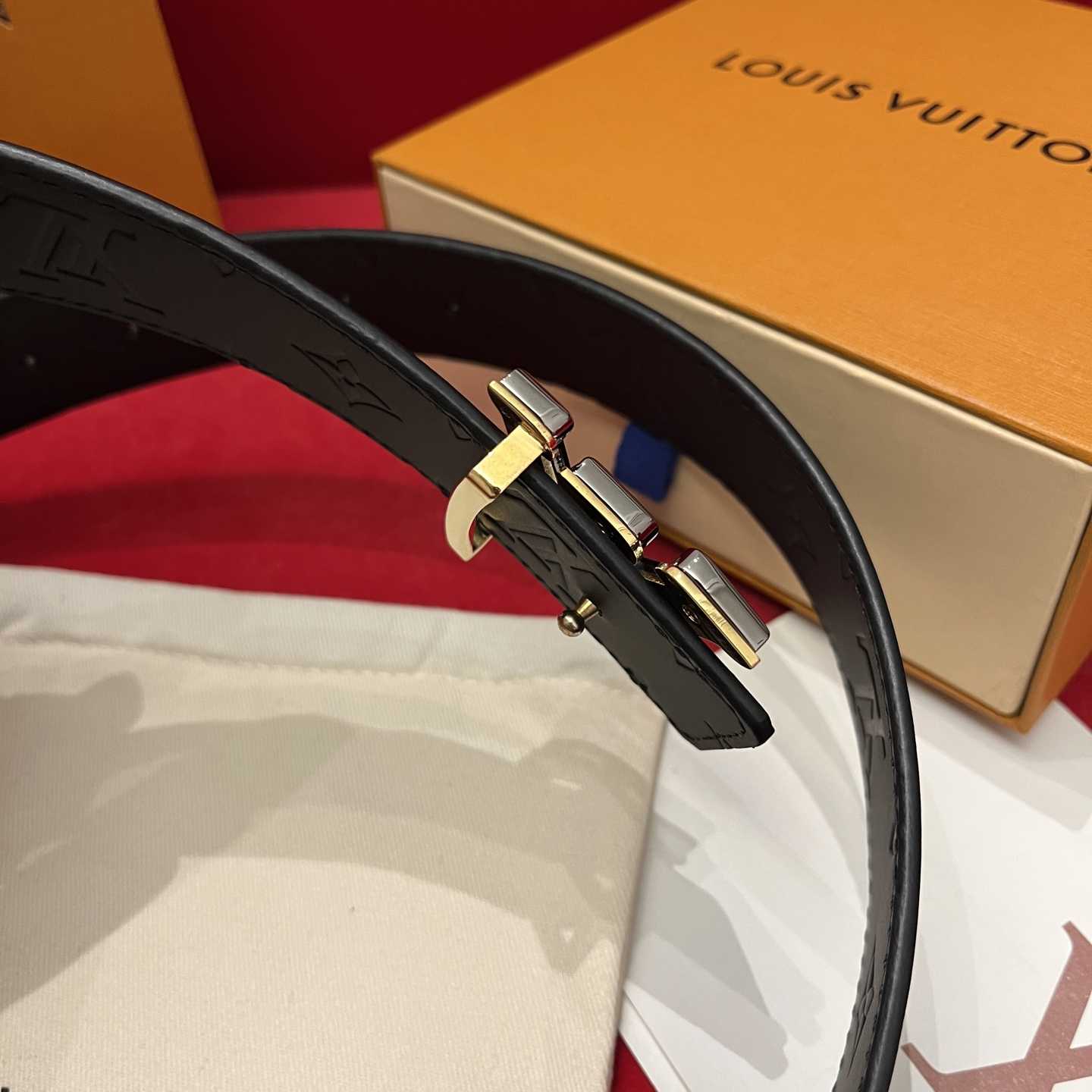 Louis Vuitton Reversible Belt  4cm - DopestKickz