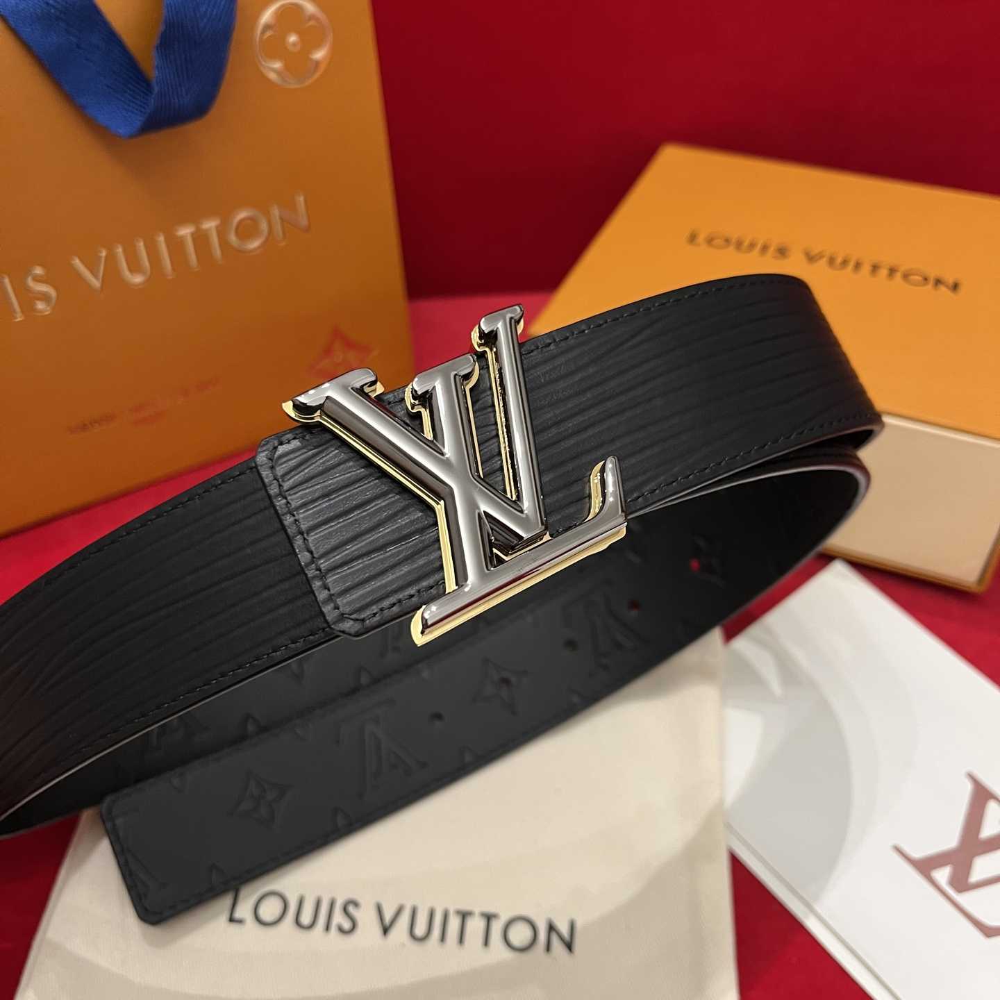 Louis Vuitton Reversible Belt  4cm - DopestKickz