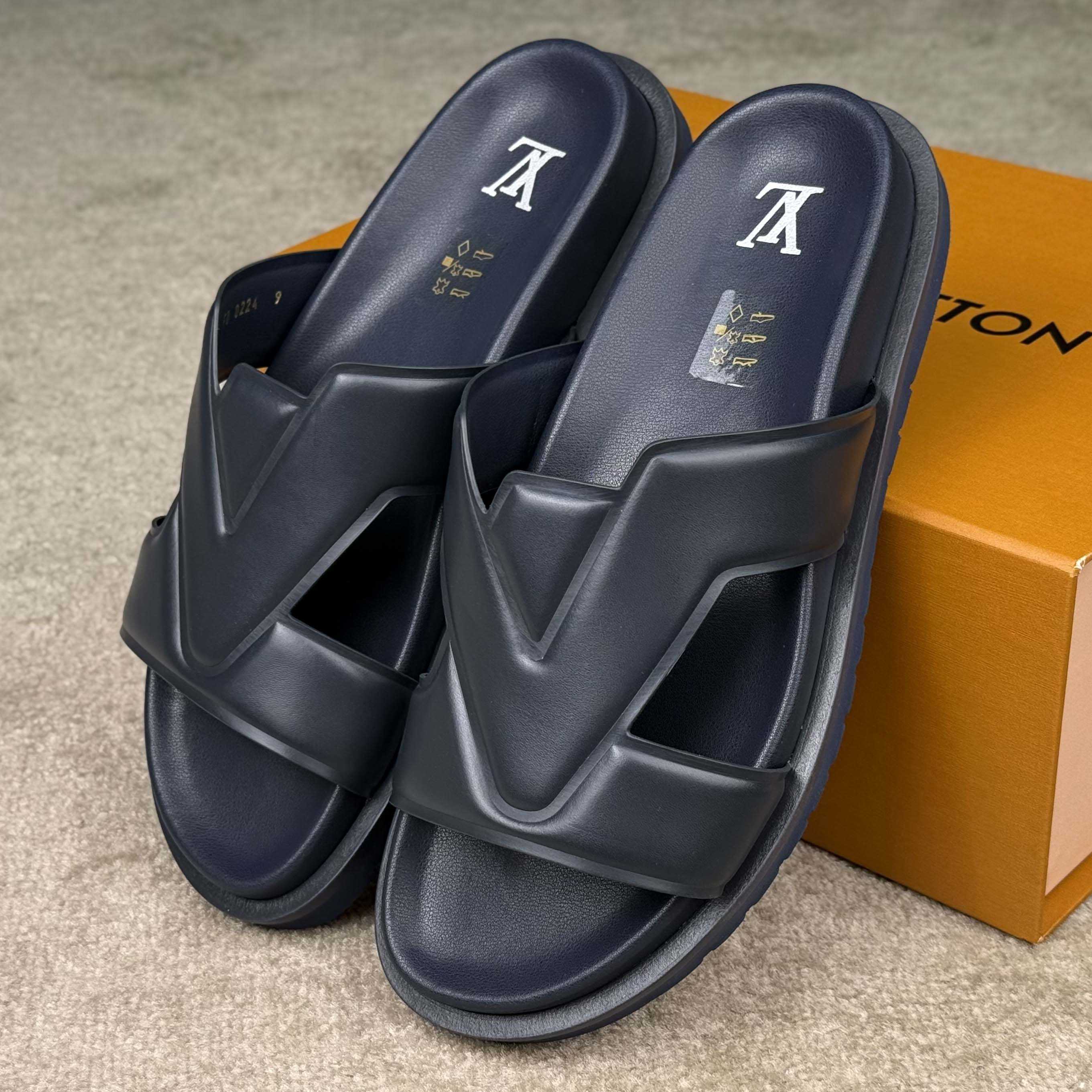 Louis Vuitton LV Oasis Mule   1ADGN3 - DopestKickz