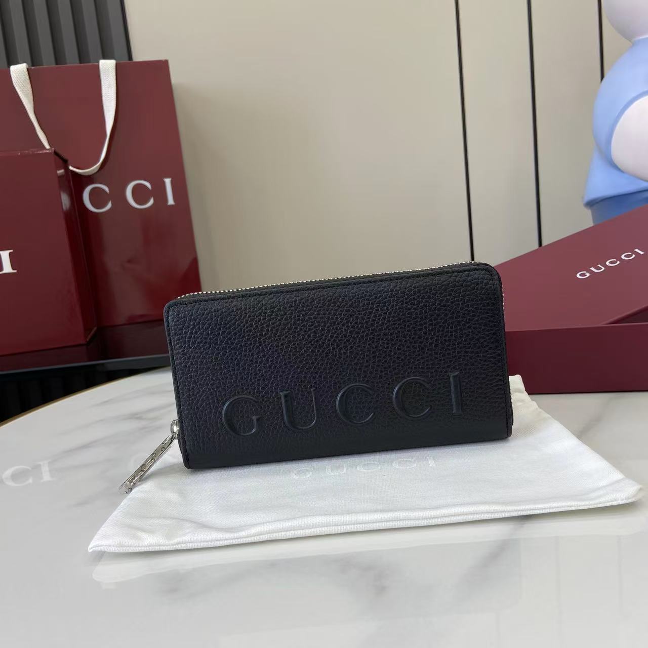 Gucci Zip Around Wallet With Logo - DopestKickz