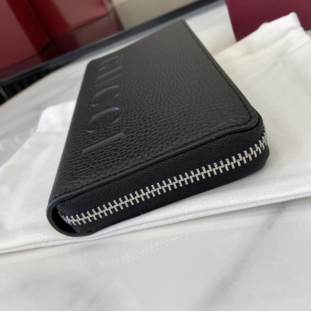Gucci Zip Around Wallet With Logo - DopestKickz