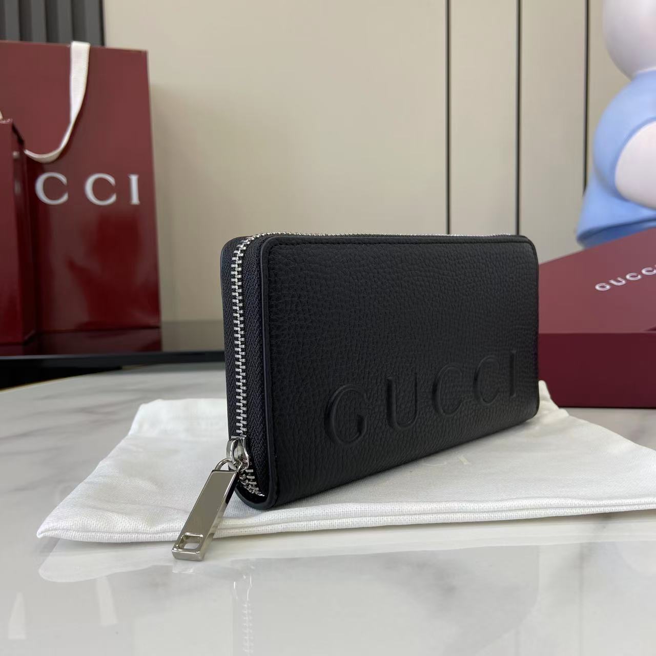 Gucci Zip Around Wallet With Logo - DopestKickz