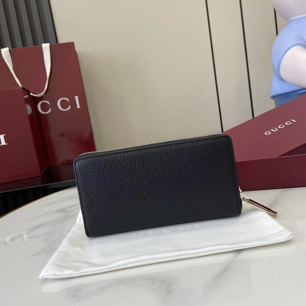 Gucci Zip Around Wallet With Logo - DopestKickz