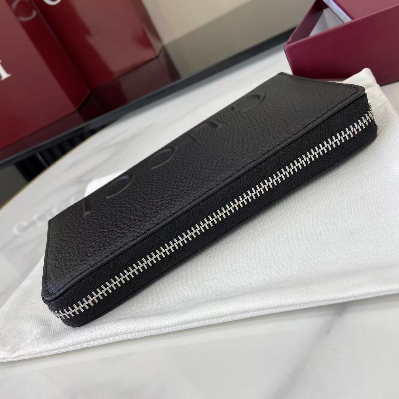 Gucci Zip Around Wallet With Logo - DopestKickz