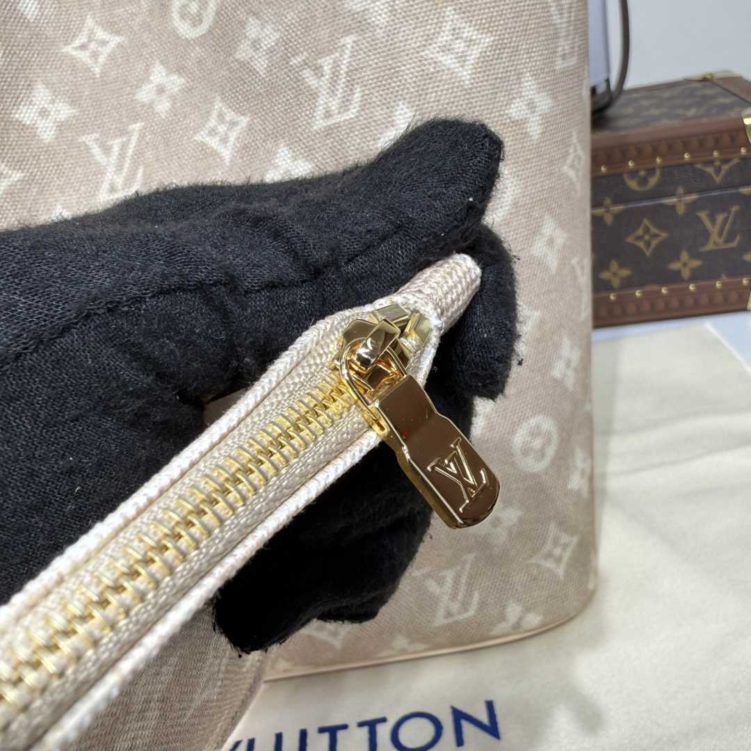 Louis Vuitton All In GM   M25727 - DopestKickz
