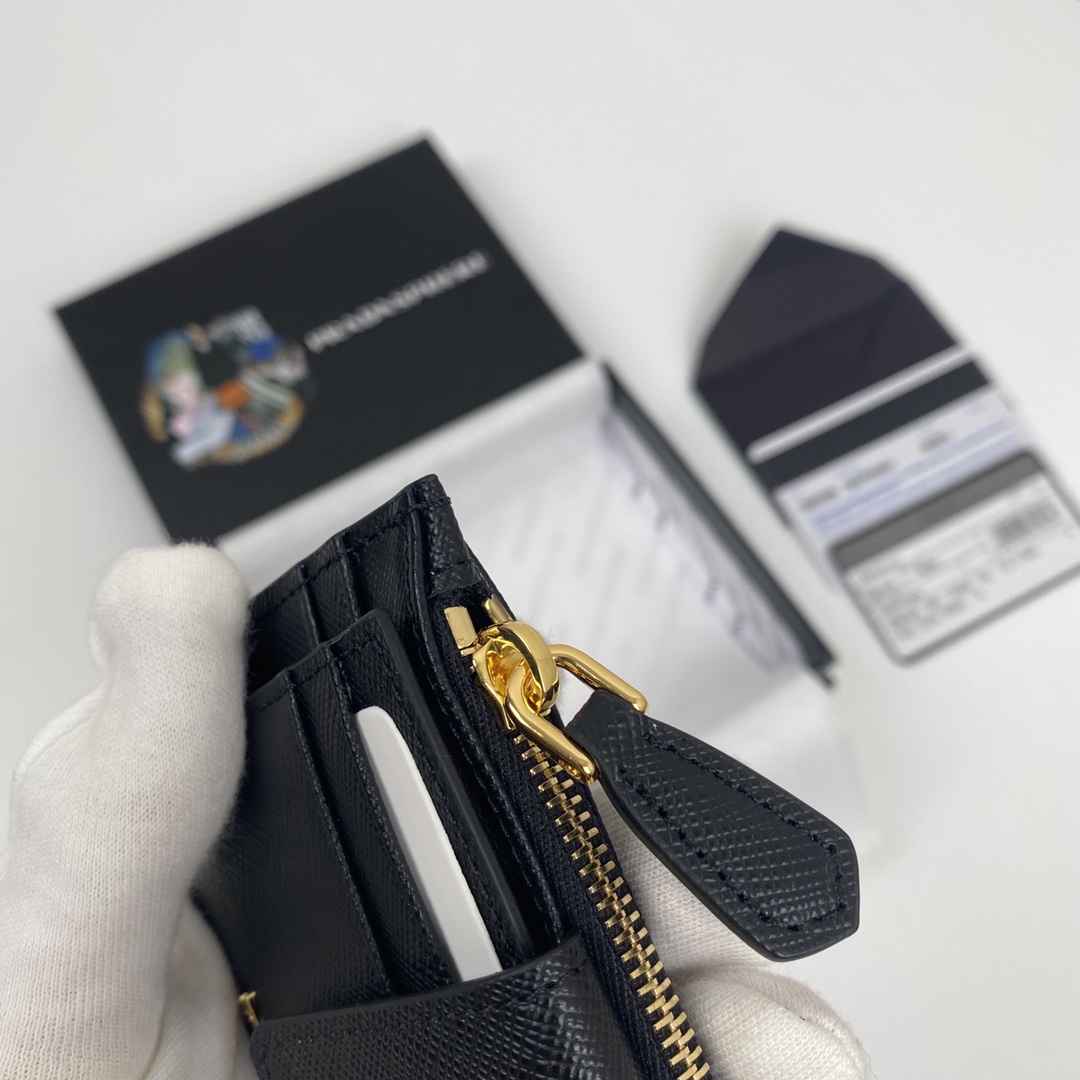Prada Card Wallet （12-7.5cm） - DopestKickz