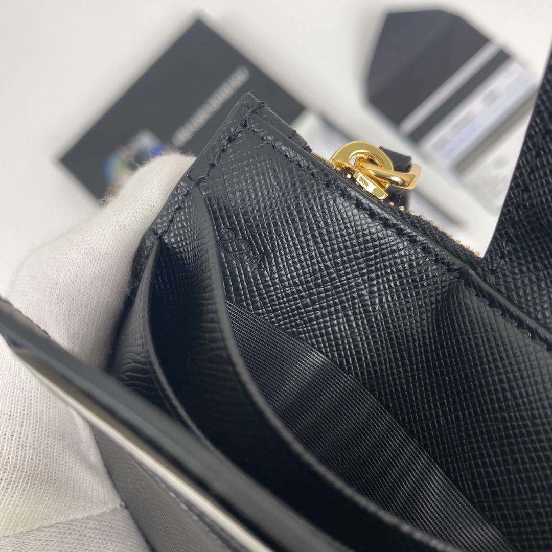 Prada Card Wallet （12-7.5cm） - DopestKickz
