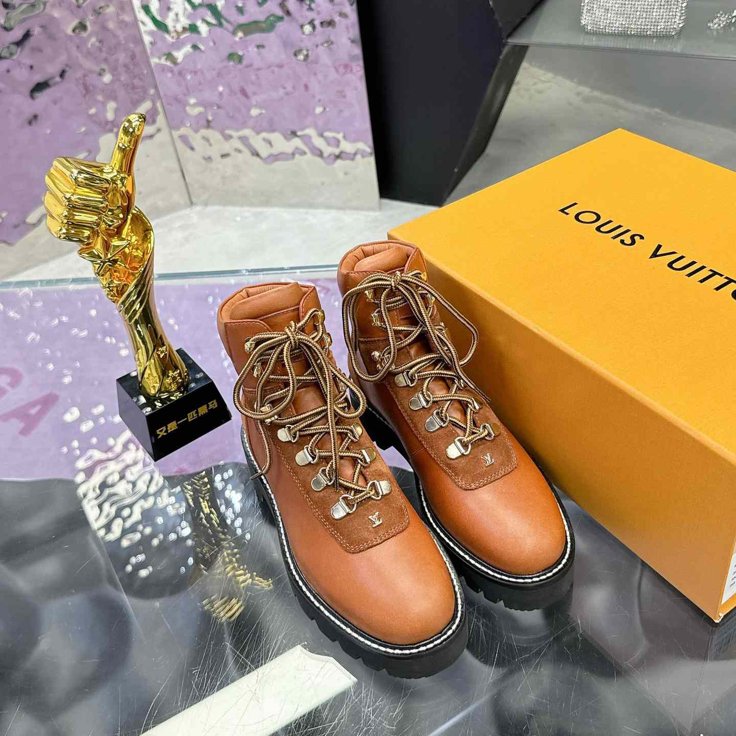 Louis Vuitton Territory Flat Ranger     1ACID8 - DopestKickz