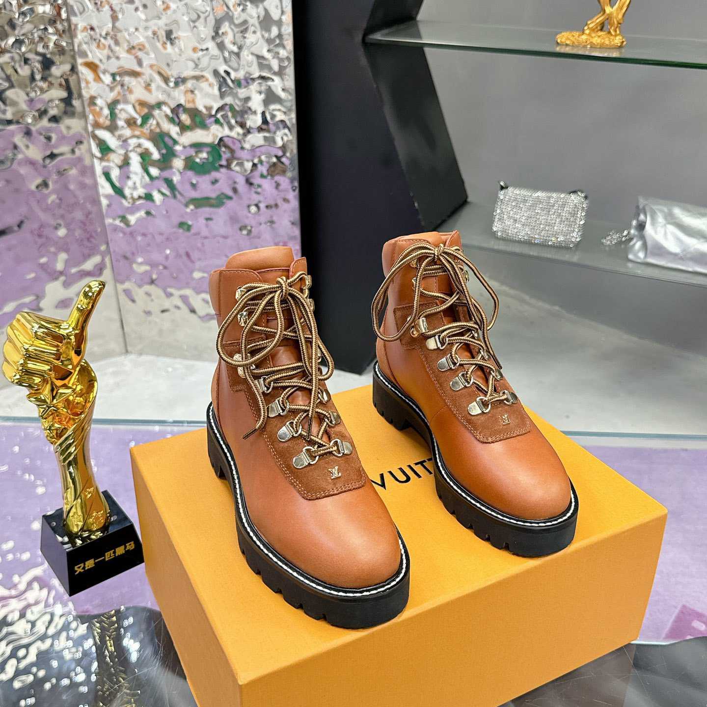 Louis Vuitton Territory Flat Ranger     1ACID8 - DopestKickz