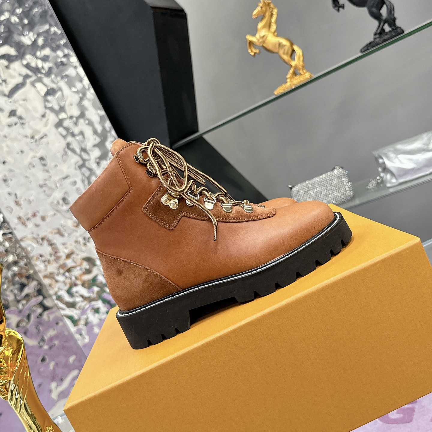 Louis Vuitton Territory Flat Ranger     1ACID8 - DopestKickz