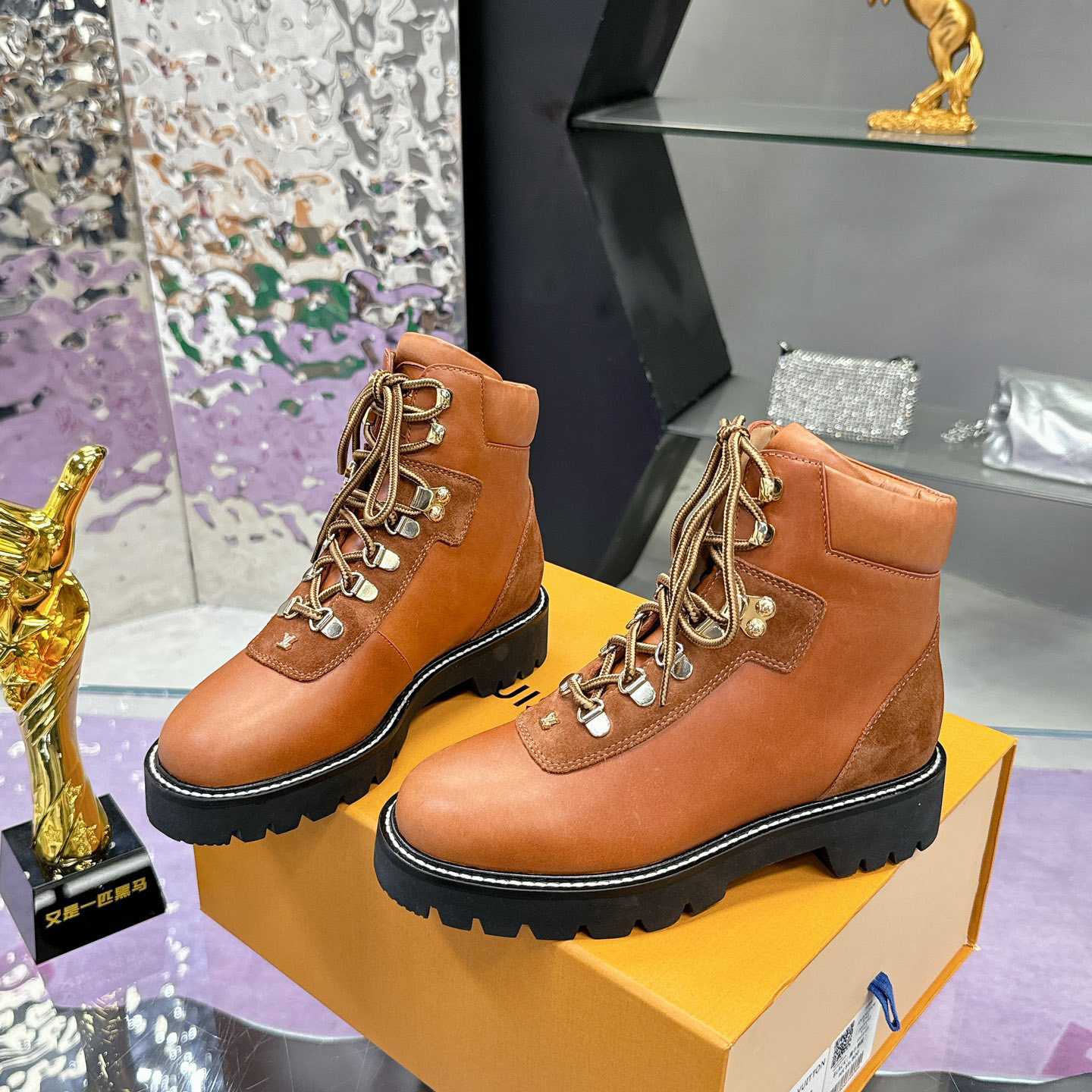 Louis Vuitton Territory Flat Ranger     1ACID8 - DopestKickz