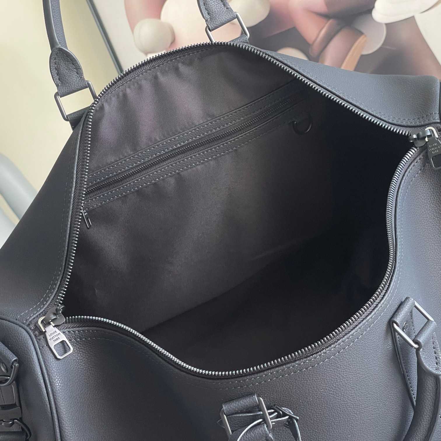 Louis Vuitton Keepall Bandoulière 50   M26118 - DopestKickz