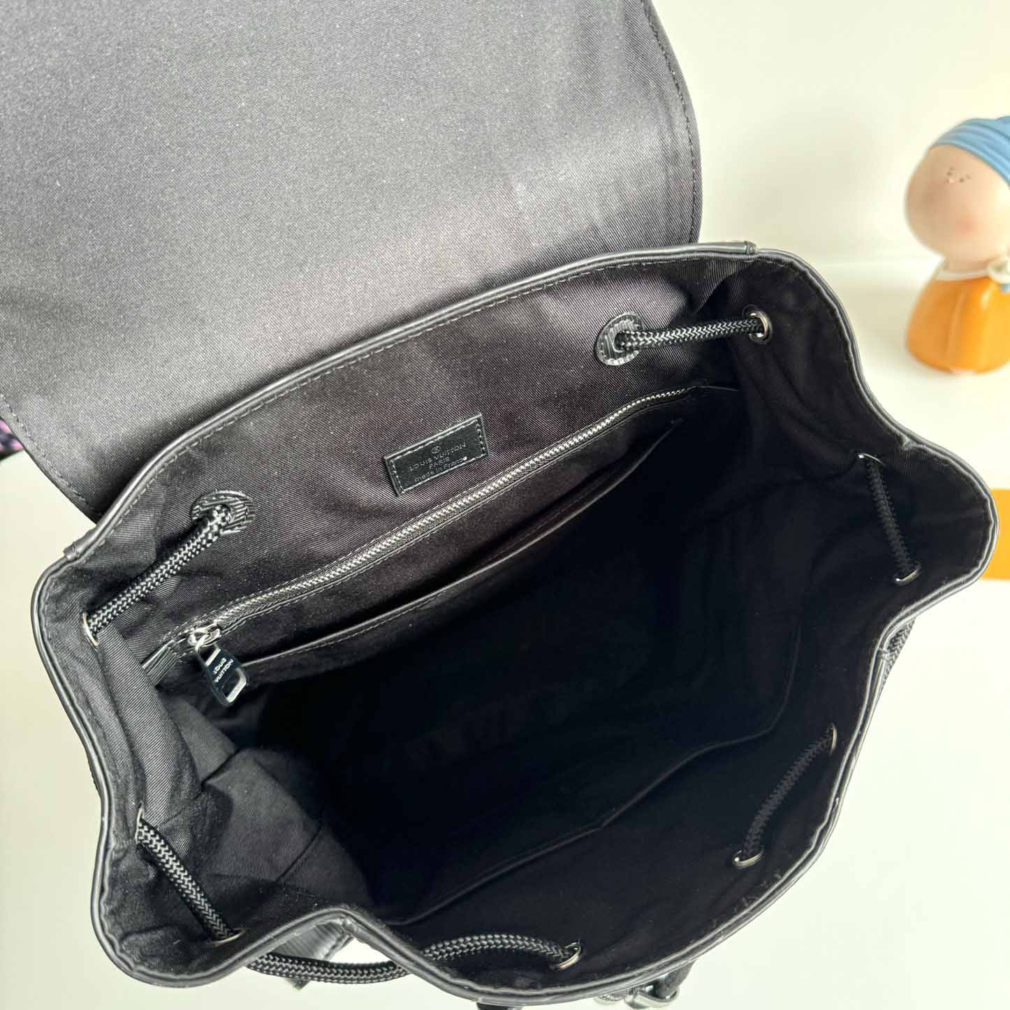 Louis Vuitton Christopher MM      M24326 - DopestKickz