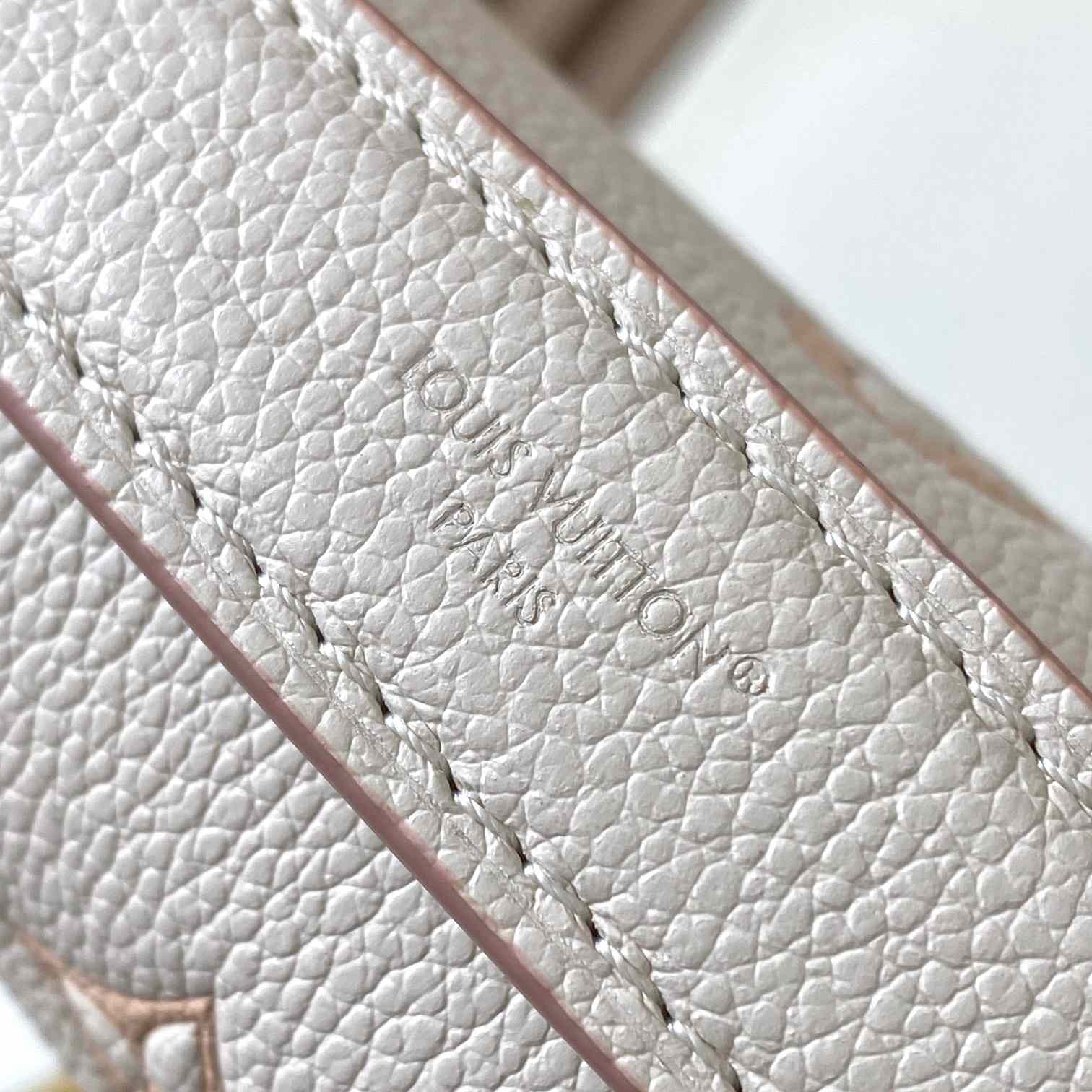 Louis Vuitton Pochette Métis   M14977 - DopestKickz