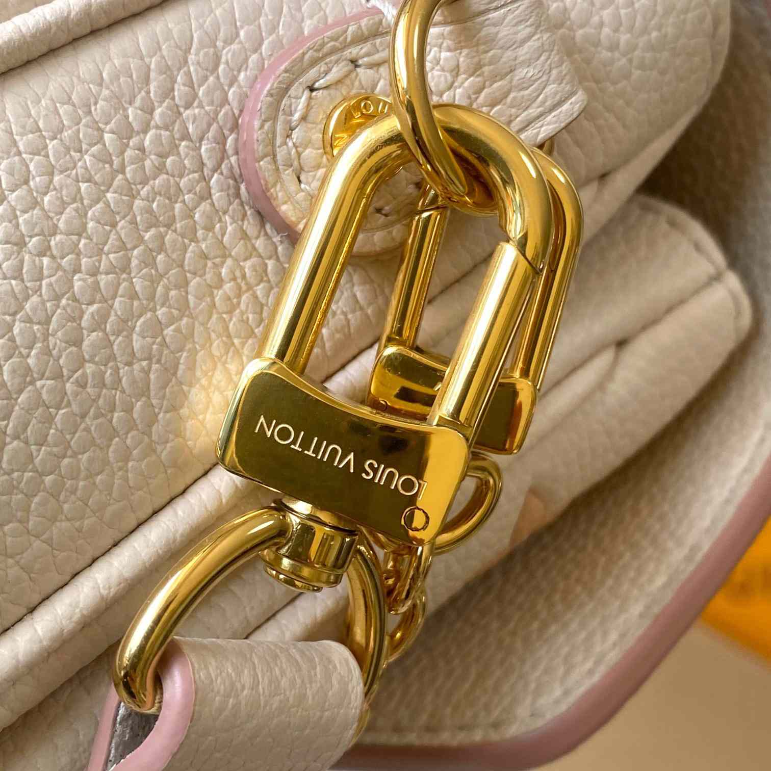 Louis Vuitton Pochette Métis   M14977 - DopestKickz