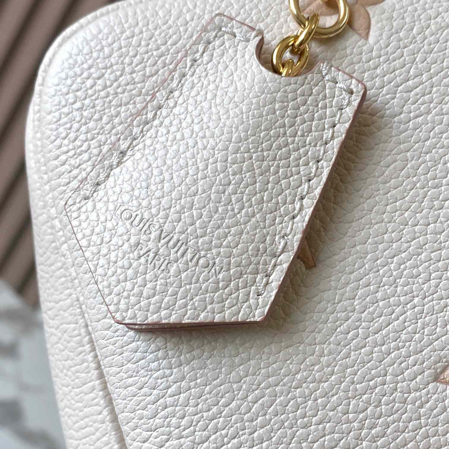 Louis Vuitton Pochette Métis   M14977 - DopestKickz