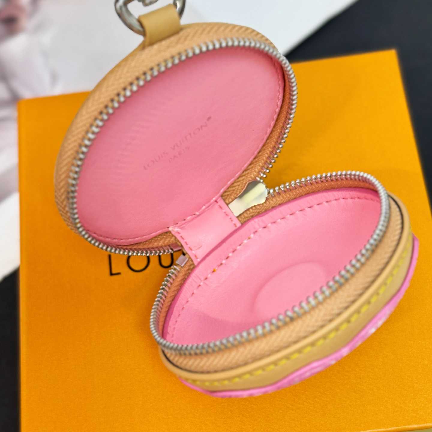Louis Vuitton LV Donut Bag Charm   M02549 - DopestKickz
