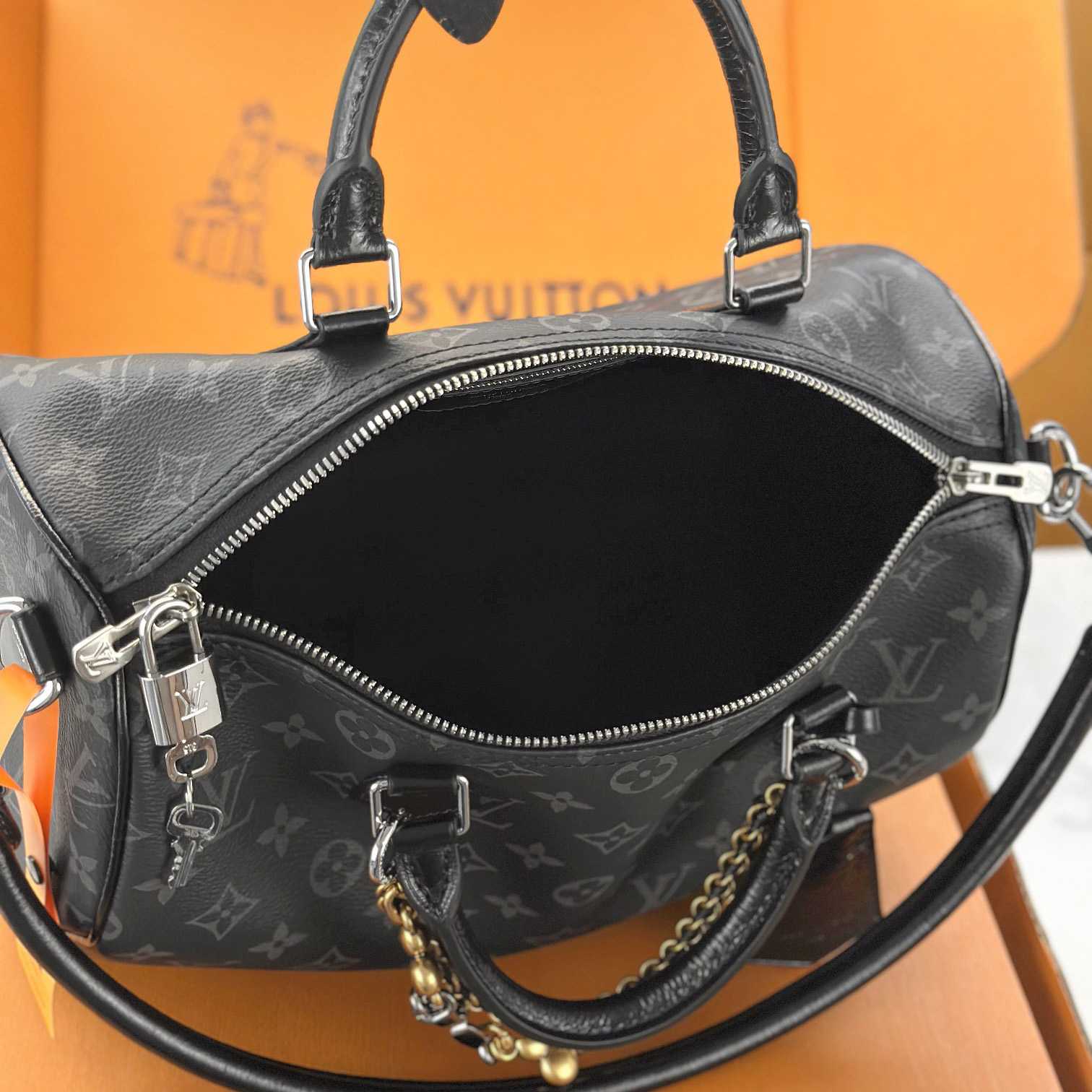 Louis Vuitton Speedy Soft 30   M15102 - DopestKickz