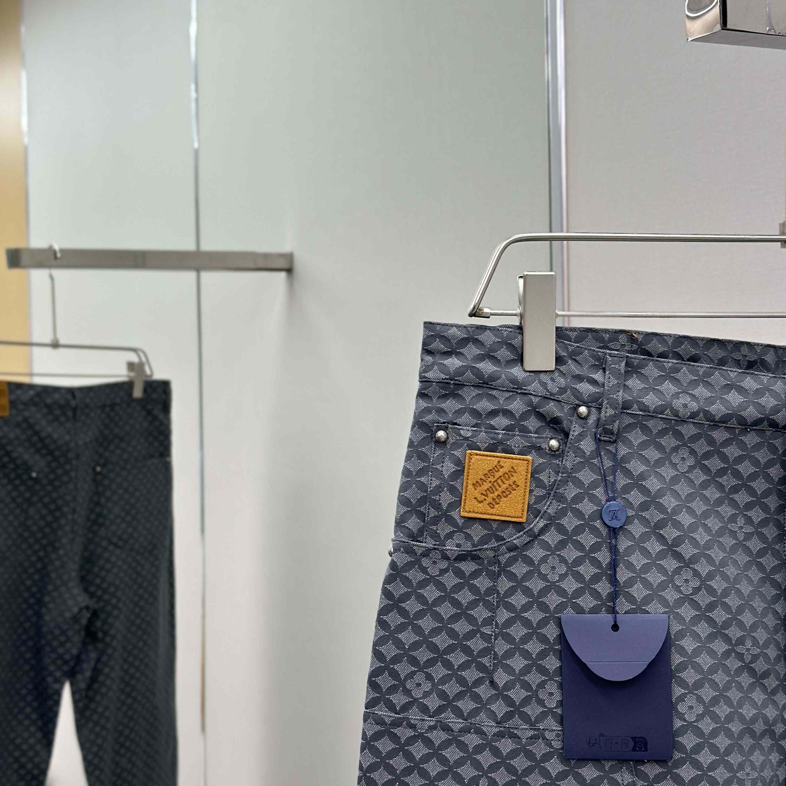 Louis Vuitton Workwear Pants   1AIMG8 - DopestKickz