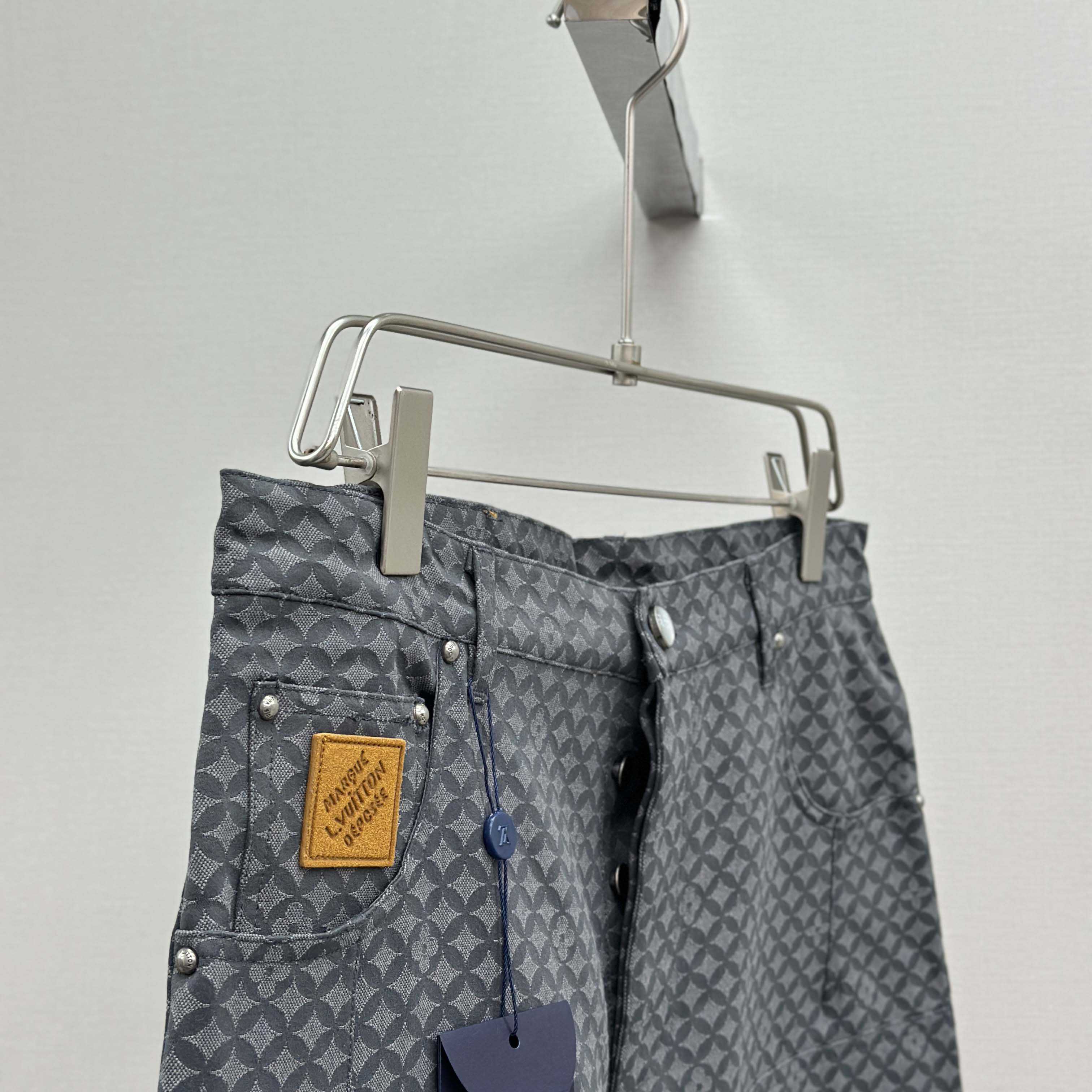 Louis Vuitton Workwear Pants   1AIMG8 - DopestKickz