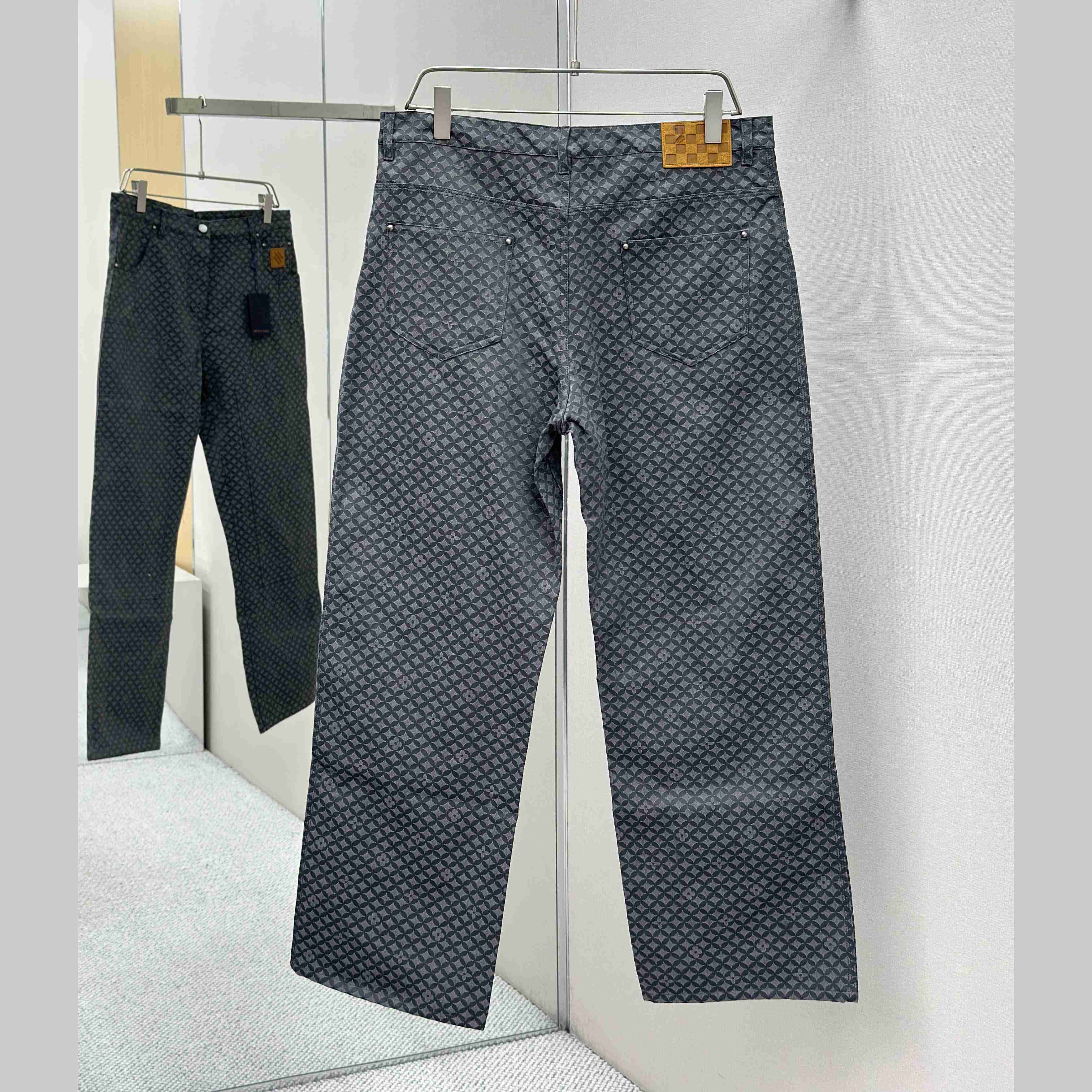 Louis Vuitton Workwear Pants   1AIMG8 - DopestKickz