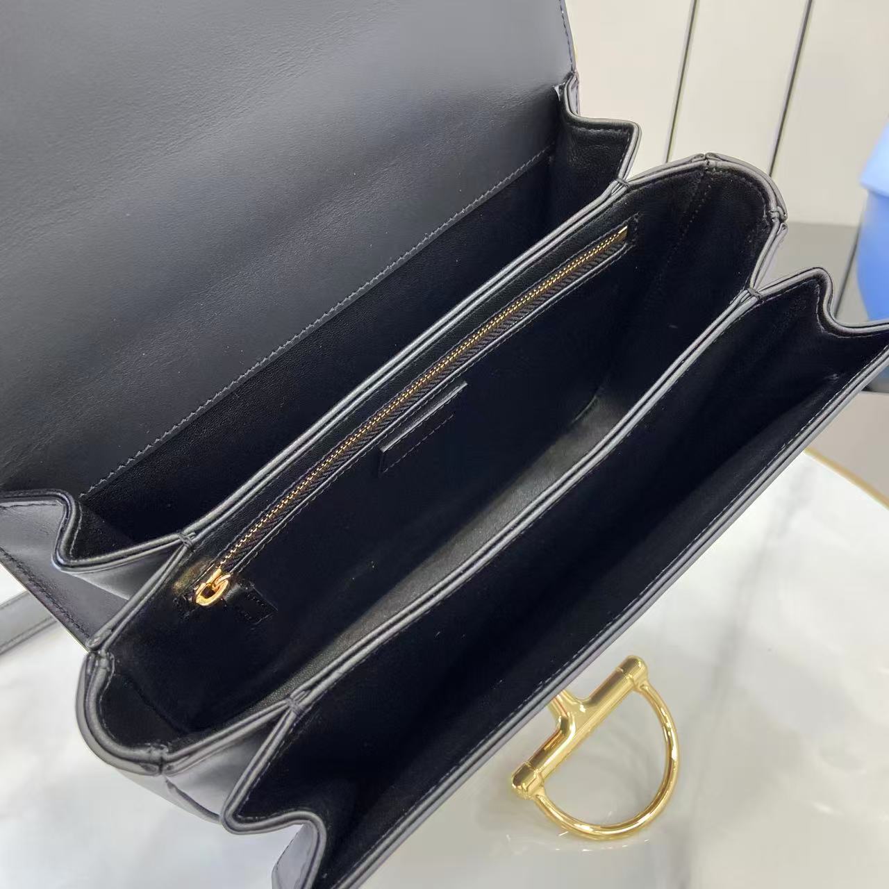 Gucci Siena Small Shoulder Bag - DopestKickz