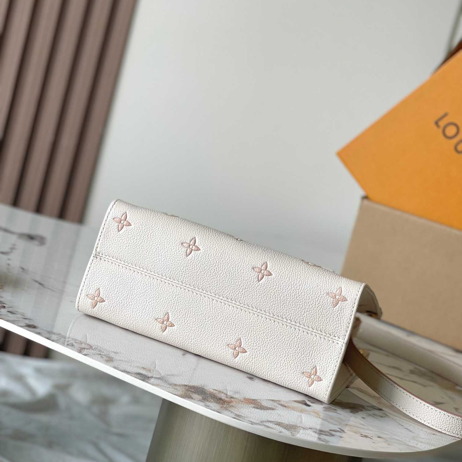 Louis Vuitton OnTheGo PM   M14403 - DopestKickz