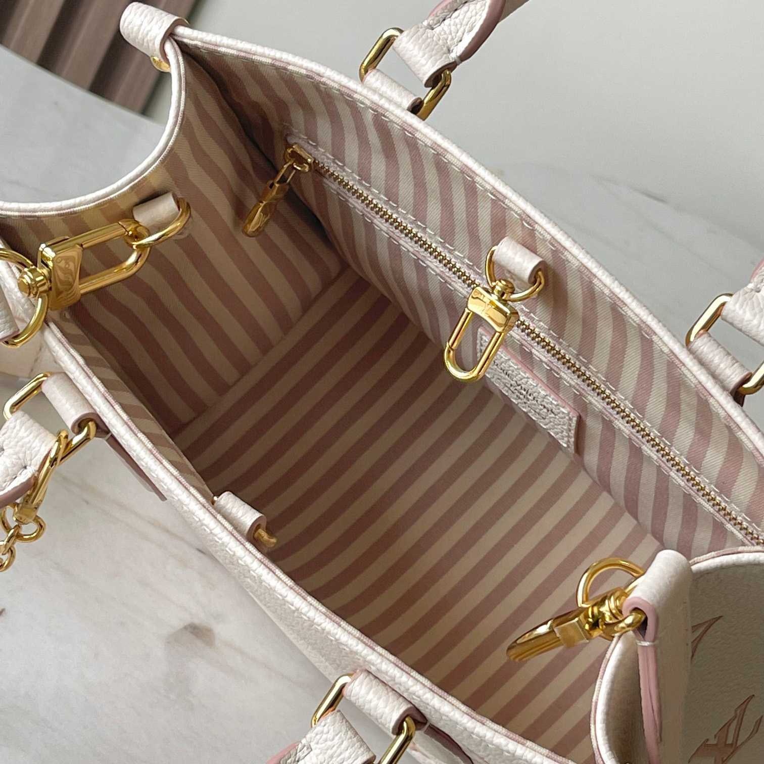 Louis Vuitton OnTheGo PM   M14403 - DopestKickz