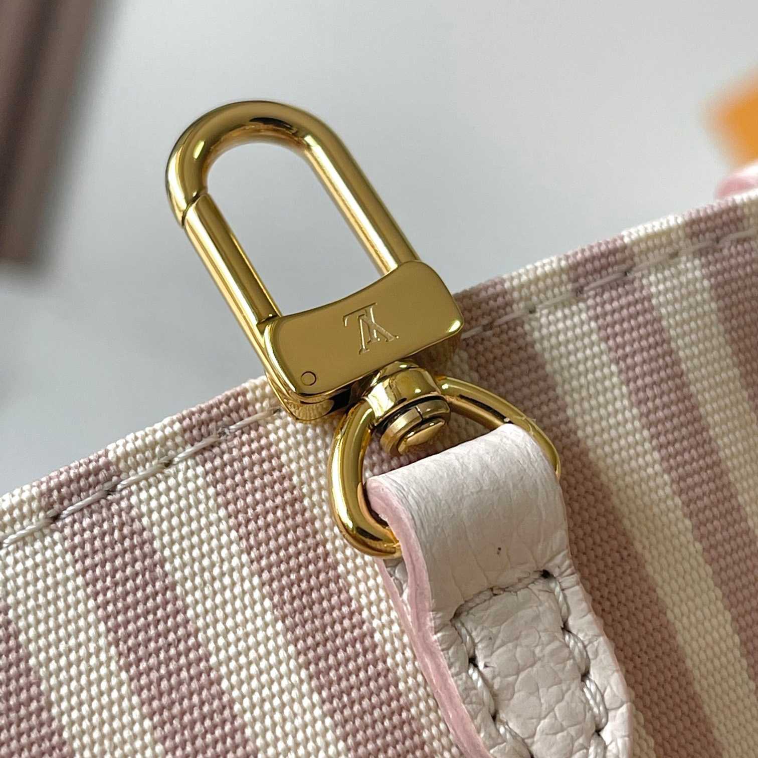 Louis Vuitton OnTheGo PM   M14403 - DopestKickz