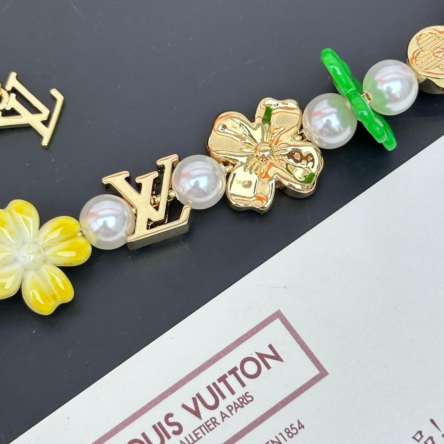 Louis Vuitton LV Surfin' Flower Necklace  - DopestKickz